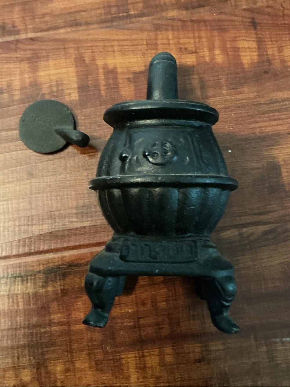 Vintage John Wright Cast Iron Amish Mini Lidded Pot Belly Stove (w/Lid)